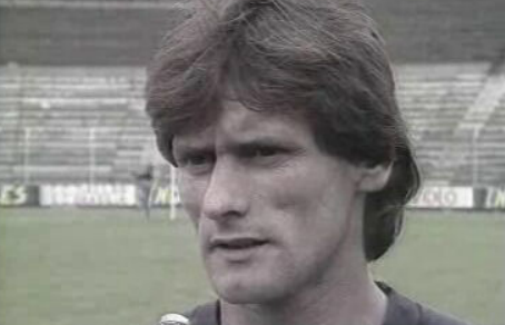 Futebol: contratação de Sousa