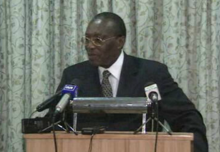 Governo angolano refuta acusações de João Soares