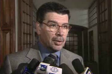 António Capucho apoia Santana Lopes