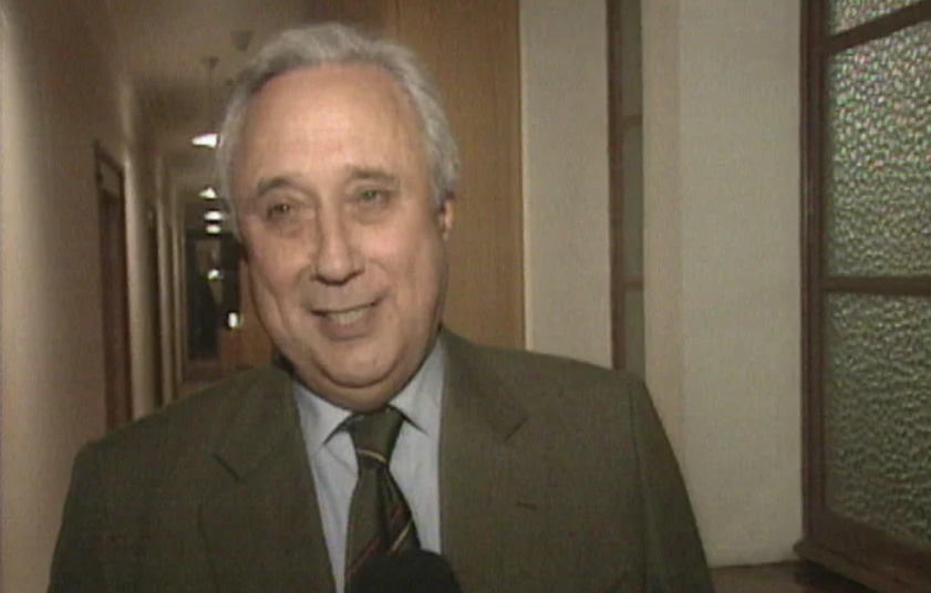 Capoulas Santos reúne com Comissão Parlamentar