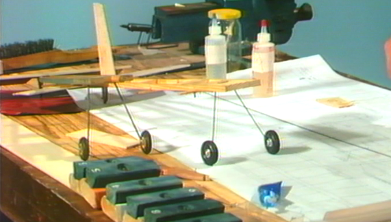 Construção do Avião “Batedor 2”