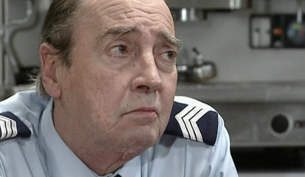 Esquadra de Polícia – Episódio 9