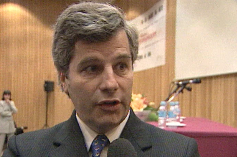 Concurso para operadoras de telemóveis