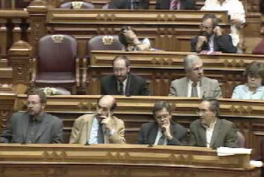 Oposição critica o Governo