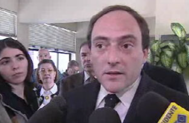 Paulo Portas critica greve dos transportes