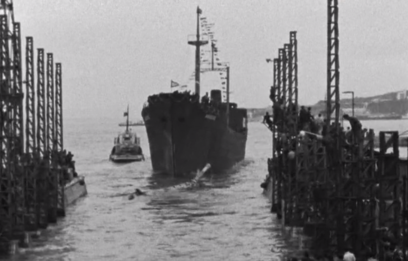 Lançamento à água do navio mercante Angoche