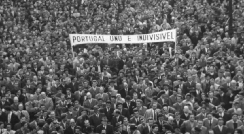 Manifestação contra as criticas feitas a Portugal