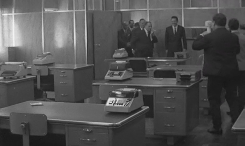 Inauguração de Banco de Crédito Comercial e Industrial