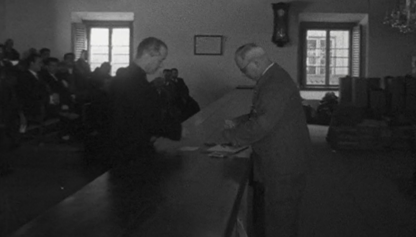 Leilão de artigos de apreendidos