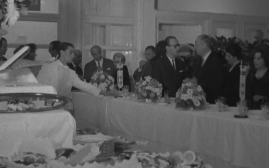 Confeção da sanduíche smorrebrod da Dinamarca