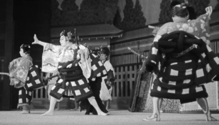 Salazar assiste a ensaio da Companhia de Teatro Japonês