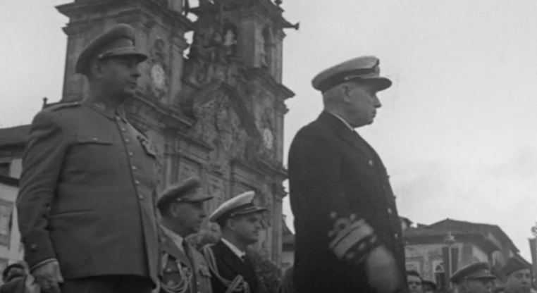 Américo Tomás visita o norte do país