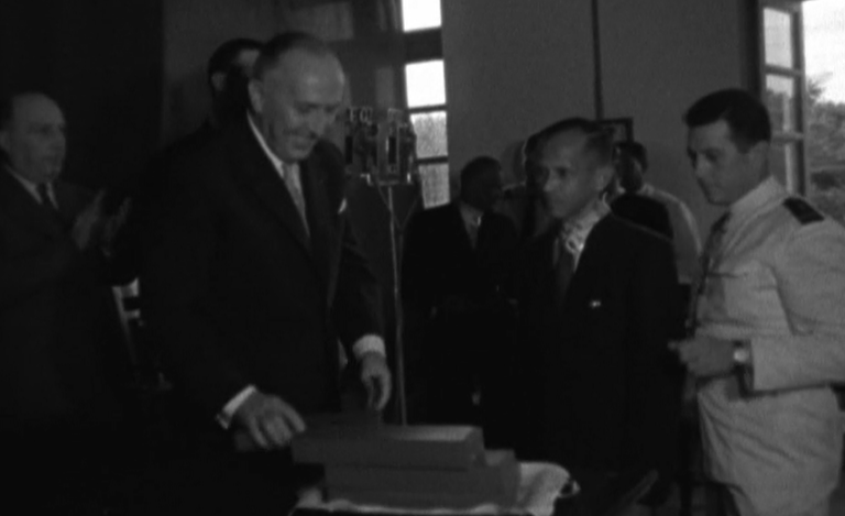 Condecoração de professores em Goa