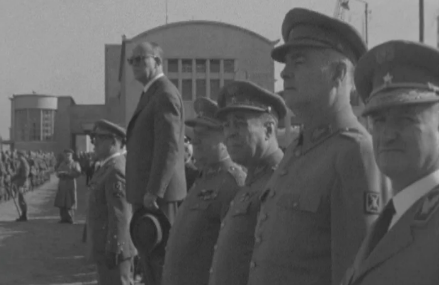 Embarque das tropas no paquete Império