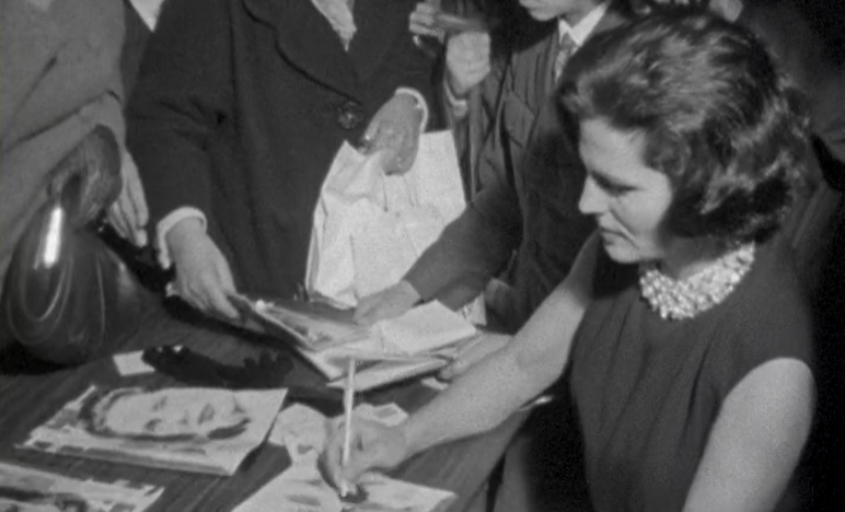 Sessão de autógrafos de Amália Rodrigues
