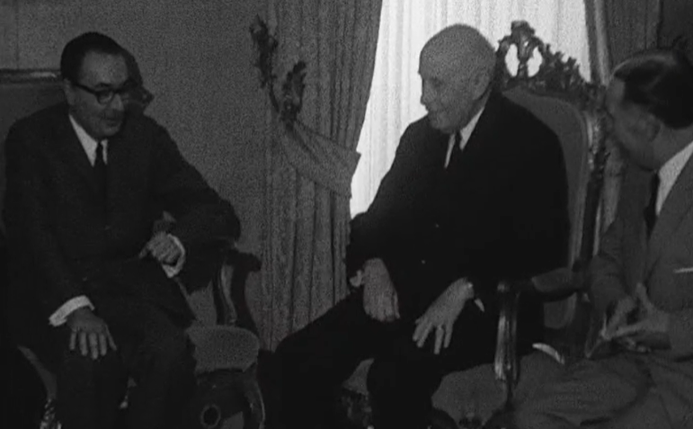 Américo Tomás recebe delegação de Évora