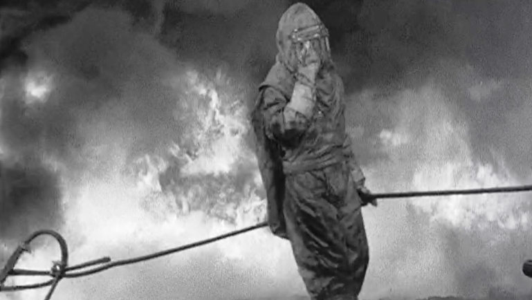 Incêndio em poço petrolífero em Angola