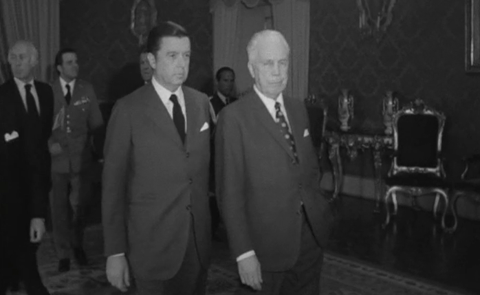 Américo Tomás recebe direção da Fundação Salazar