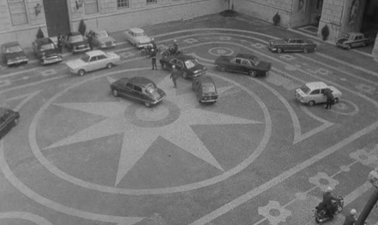 Chegada de convidados da NATO ao Palácio Nacional da Ajuda