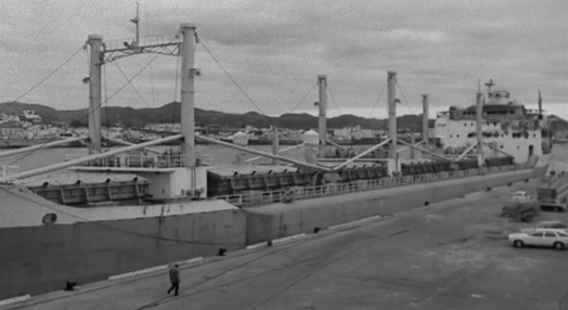 Navio grego em Ponta Delgada