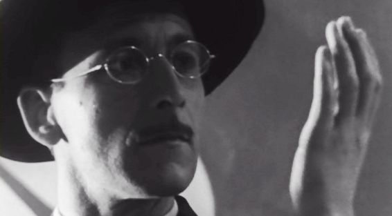 No Trigésimo Aniversário da Morte de Fernando Pessoa