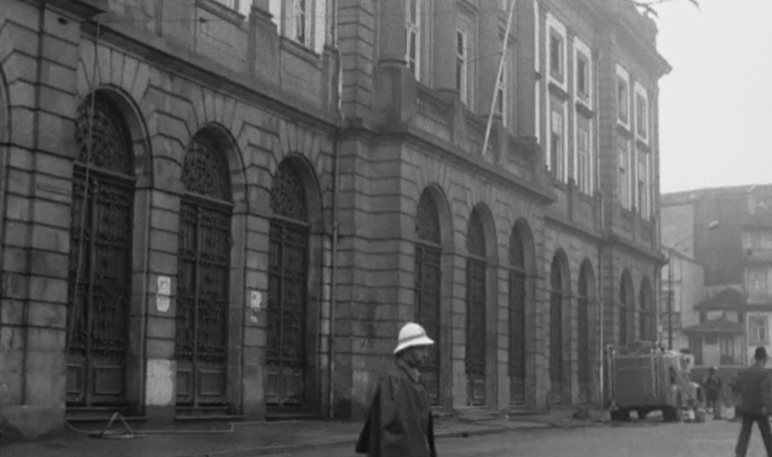 Rescaldo do incêndio no edifício da Universidade do Porto