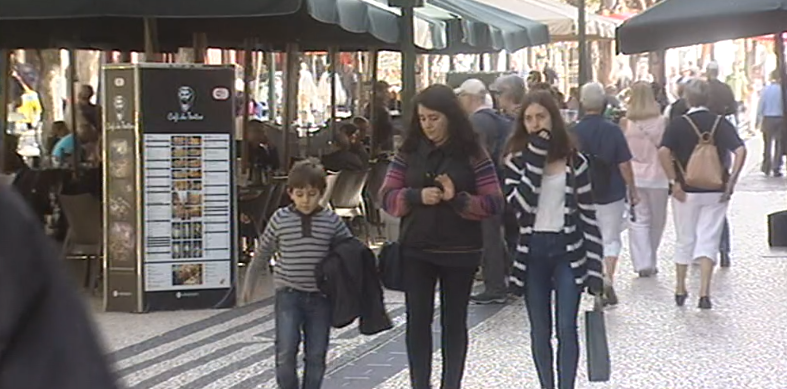 Movimento Democrático das Mulheres organiza ação comemorativa