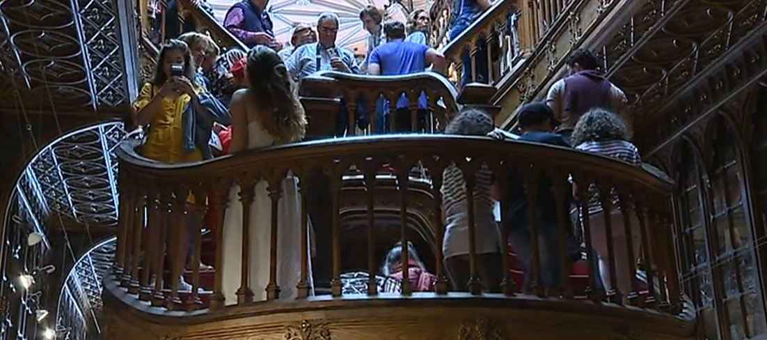 Livraria Lello promove Teatro e Fado