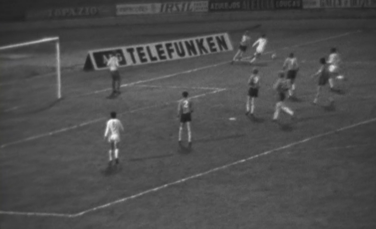 Futebol: União de Coimbra vs Landskrona Bois