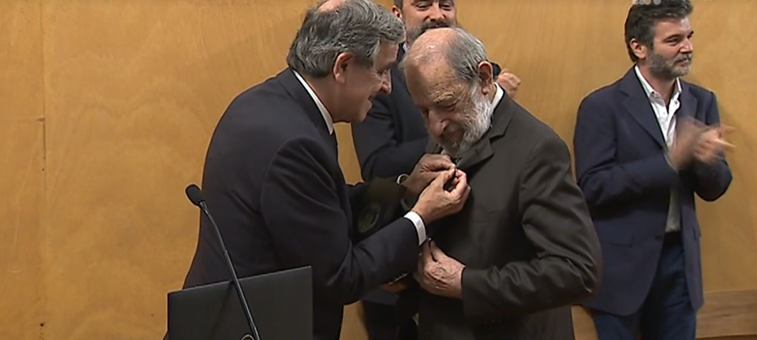 Siza Vieira distinguido com Medalha de Mérito