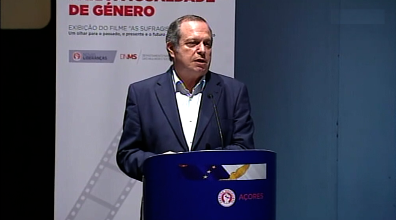 Carlos César critica o PSD RTP Arquivos