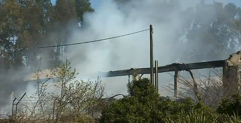 Incêndio em fábrica de papel
