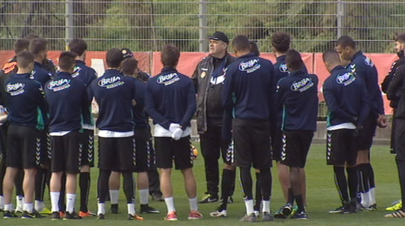 Futebol: Treino do Nacional
