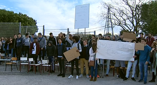Protesto de alunos no Monte de Caparica