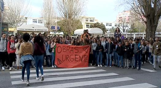 Protestos na Escola Secundária Ferreira Dias
