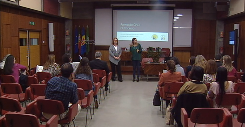 Formação de técnicos sociais na Madeira