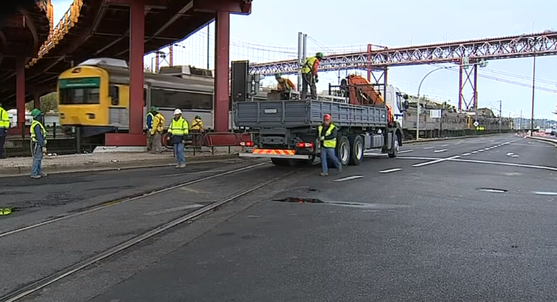 Colisão no viaduto de Alcântara