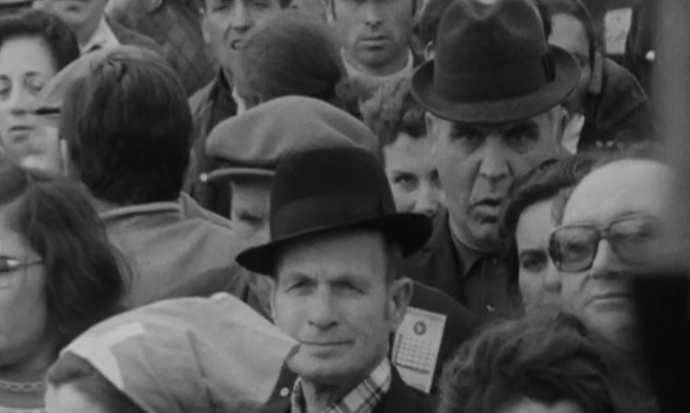 Oferta de equipamento à Cooperativa Agrícola de Casebres