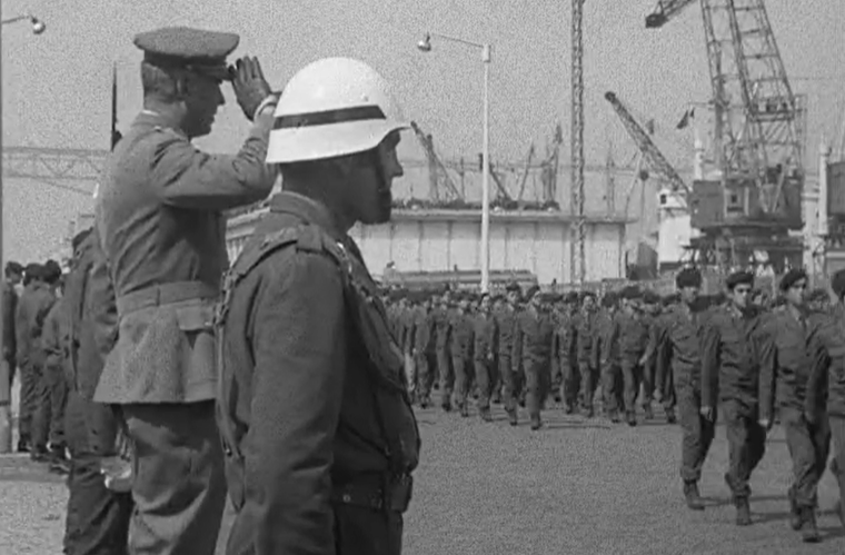 Partida de contingente militar para o Ultramar