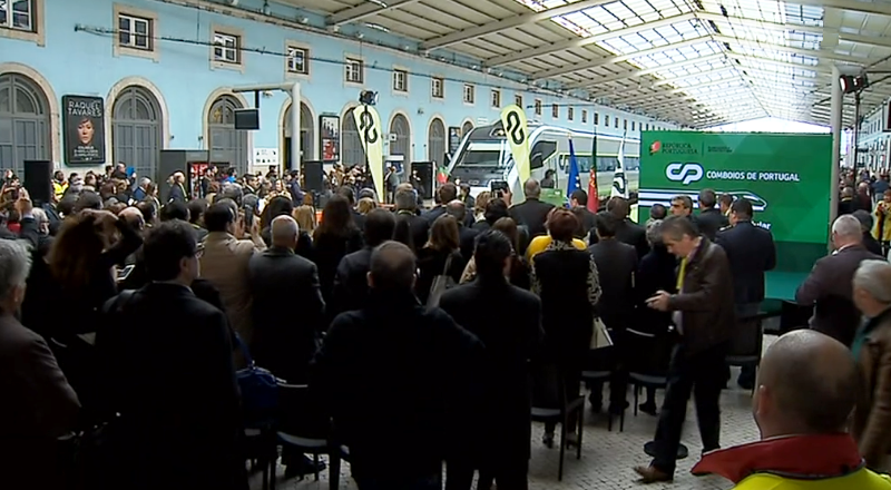 Comboio Alfa Pendular