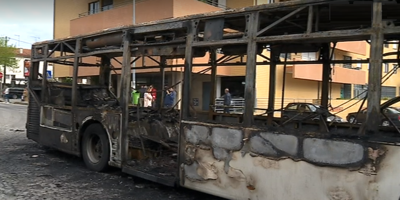 Incêndio em autocarro em Rio Tinto