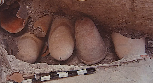 Descoberta de peças de cerâmica na igreja de Machico