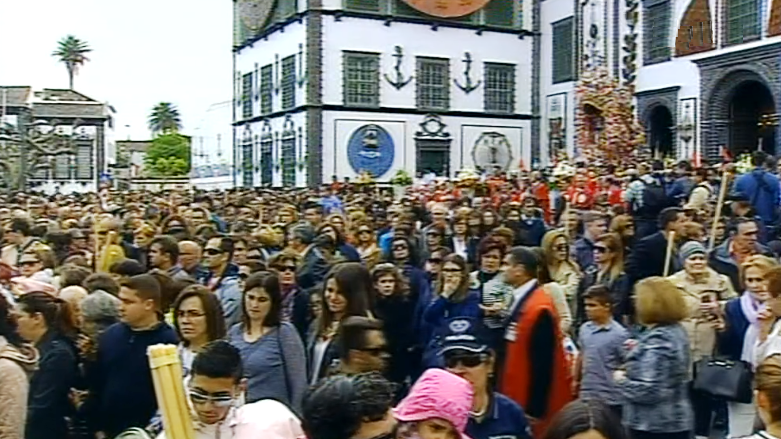 Bispo de Fall River nas festas do Senhor Santo Cristo