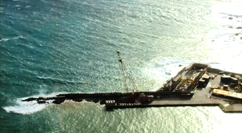 Mau tempo causa estragos no porto das Velas