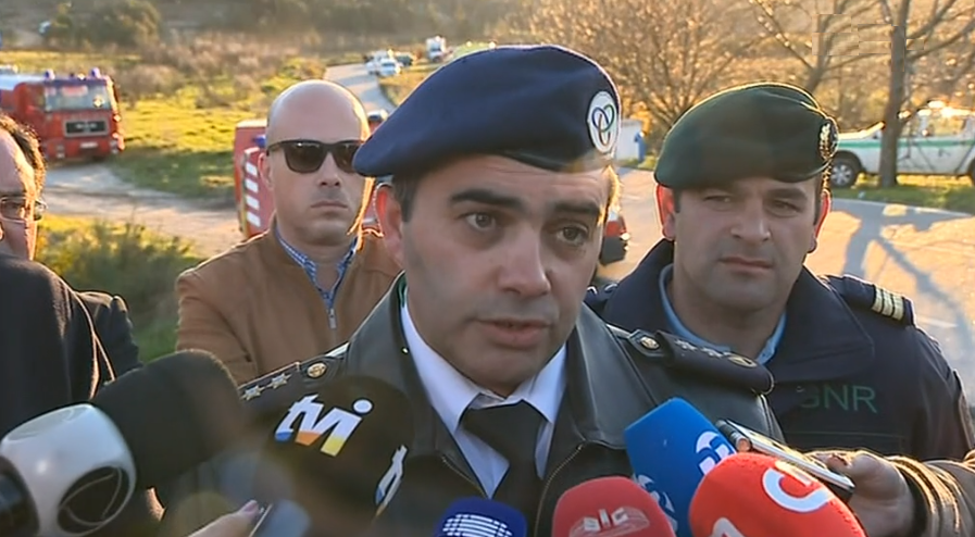 Explosão numa fábrica de pirotecnia em Avões