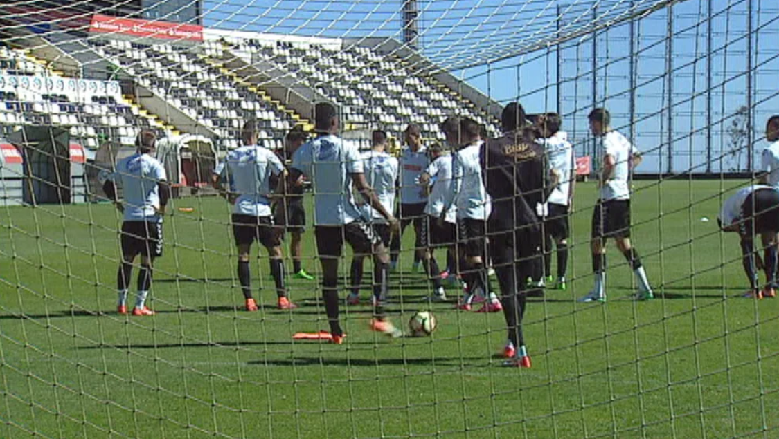 Futebol: Treino do Clube Desportivo Nacional