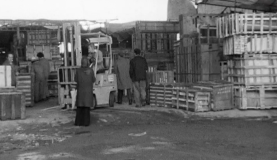Contentores e mercadorias no porto de Lisboa