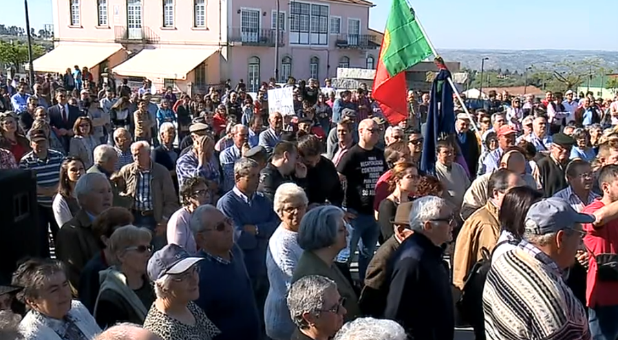 Manifestação contra o fecho de balcão da CGD