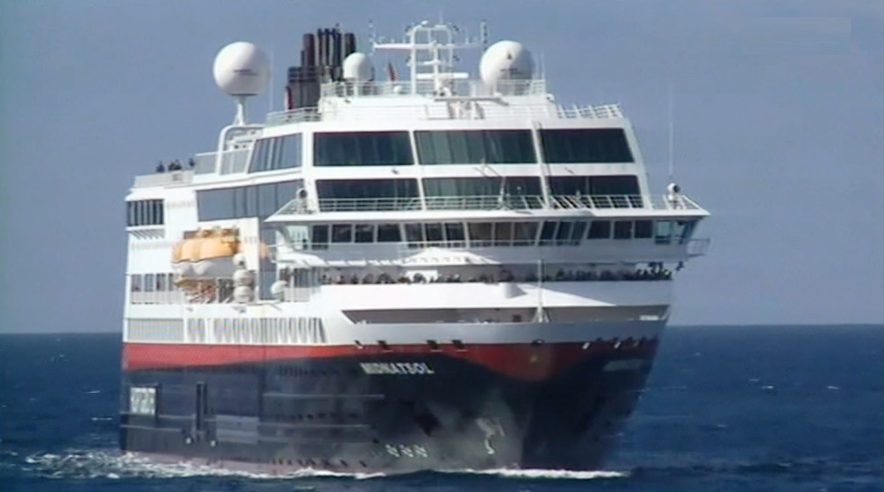 Cruzeiro “Midnatsol” faz escala no Porto Santo