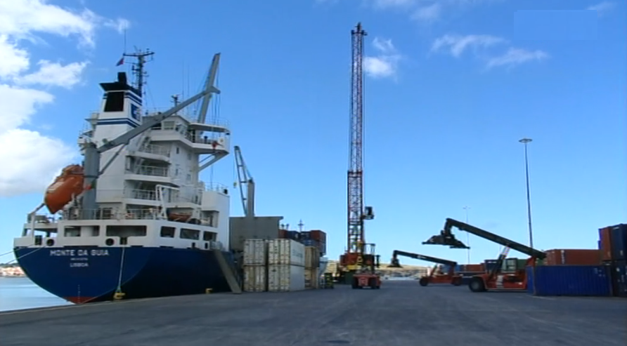 Grua da Praia da Vitória